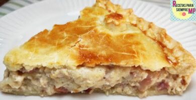 Empanada De Pollo Con Salsa Bechamel. Deliciosa Receta Con Pollo