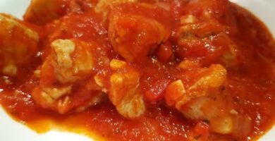 Disfruta De Una Deliciosa Receta De Carne De Pavo Con Tomate. Fácil De Hacer Y Con Un Sabor Exquisito. ¡Haz Clic Para Probarla Ahora!