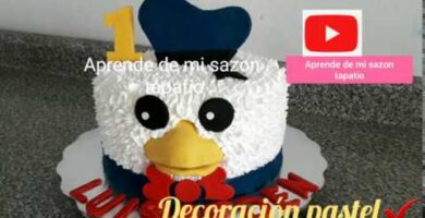 Decora Un Pastel De Bebé Pato Donald Con Fondant De Colores. Sabor Delicioso Perfecto Para Fiestas Infantiles. ¡Haz Clic Y Sorprende A Tus Invitados!