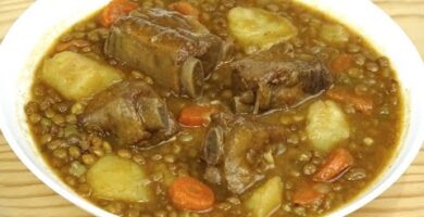 Lentejas Con Costilla De Cerdo: Deliciosa Receta Fácil De Hacer Con Un Sabor Irresistible. ¡Haz Clic Y Disfruta De Esta Tradicional Delicia!