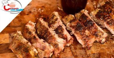 Delicioso Costillar De Cerdo Marinado En Parrilla. Fácil De Hacer. Disfruta De Un Sabor Irresistible. ¡Haz Clic Y Cocina Ahora!