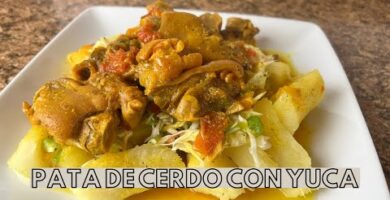 Patas De Cerdo Guisadas Con Yuca: Delicioso Platillo Latino