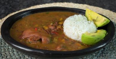 Frijolada Con Patita De Cerdo: Deliciosa Receta Latina Con Frijoles Rojos