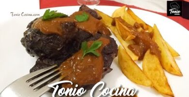 Estofado De Carne En Salsa De Vino: Tierno Y Delicioso. Fácil De Hacer. Disfruta De Esta Receta Reconfortante Y Haz Clic Para Probarla Ahora.