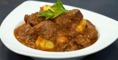 Guiso De Carne Y Patatas: Delicioso Y Fácil De Hacer. Disfruta De Este Plato Tradicional