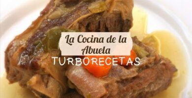 Costillas De Ternera: Delicioso Plato Tradicional Con Carne De Ternera Dorada Y Verduras. ¡Sorprende A Tus Invitados! Haz Clic Para La Receta.