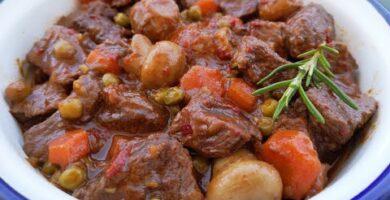 Estofado De Aguja De Ternera Con Verduras Y Especias