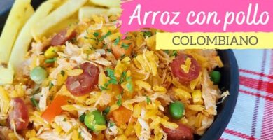 Arroz Con Pollo Delicioso. Receta Tradicional Colombiana Con Pechugas De Pollo