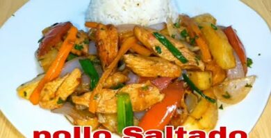 ¡Prueba El Delicioso Saltado De Pollo Peruano! Fácil De Hacer