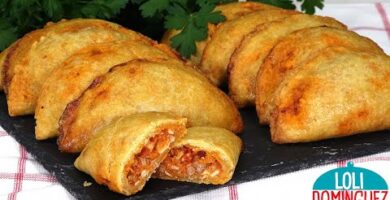 Empanadas De Pollo Caseras Irresistibles. Relleno Jugoso Y Masa Crujiente. Deliciosas Para Cualquier Ocasión. Anímate A Probarlas Y Comparte Con Tus Seres Queridos.