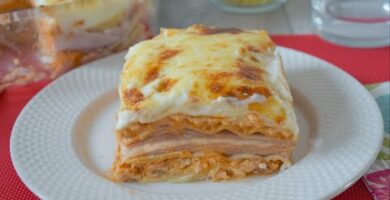 Lasaña De Pollo Con Jamón Y Queso. Deliciosa Receta De Lasaña Con Relleno Jugoso Y Cremoso. ¡Cocínala Ahora!