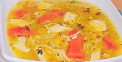 Sopa De Pollo Con Garbanzo: Fácil De Hacer