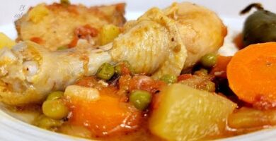 Estofado De Pollo Al Estilo Casero: Delicioso Estofado De Pollo Con Zanahorias
