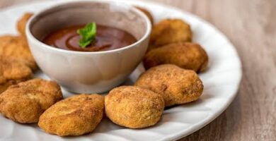 Nuggets De Pollo Caseros: Deliciosos Y Fáciles De Hacer. Acompáñalos Con Salsa Y Disfruta Como Plato Principal O Aperitivo. ¡Haz Clic Para Probarlos!