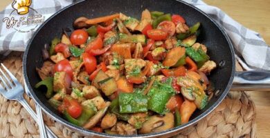 Salteado De Pollo Con Verduras: Delicia Saludable En 20 Minutos. Pruébala Y Comparte Tu Experiencia.