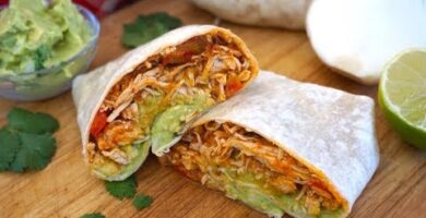 Deliciosos Burritos De Pollo Al Estilo Mexicano Con Pimientos